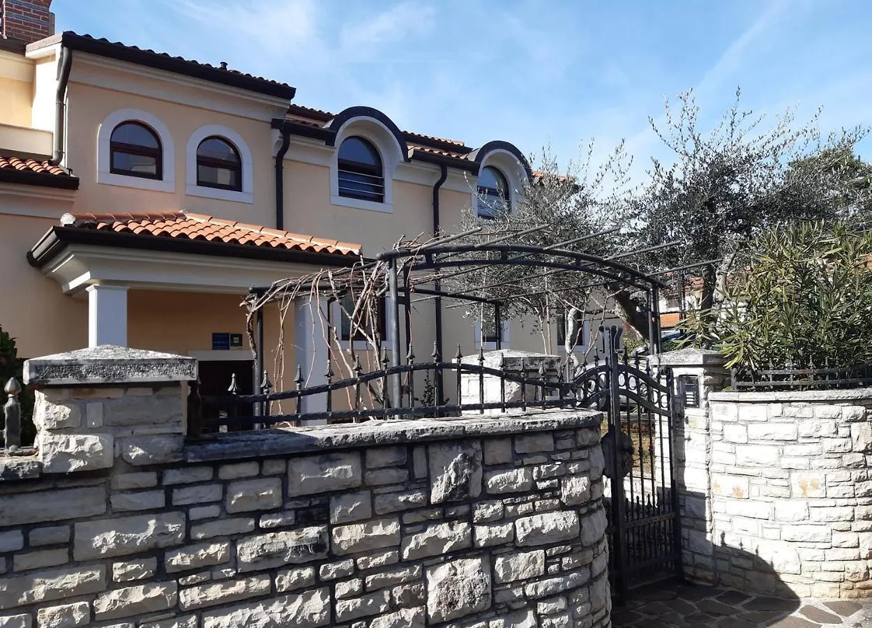 Apartments House Villa Teuta Close To The Sea Umag Croatia