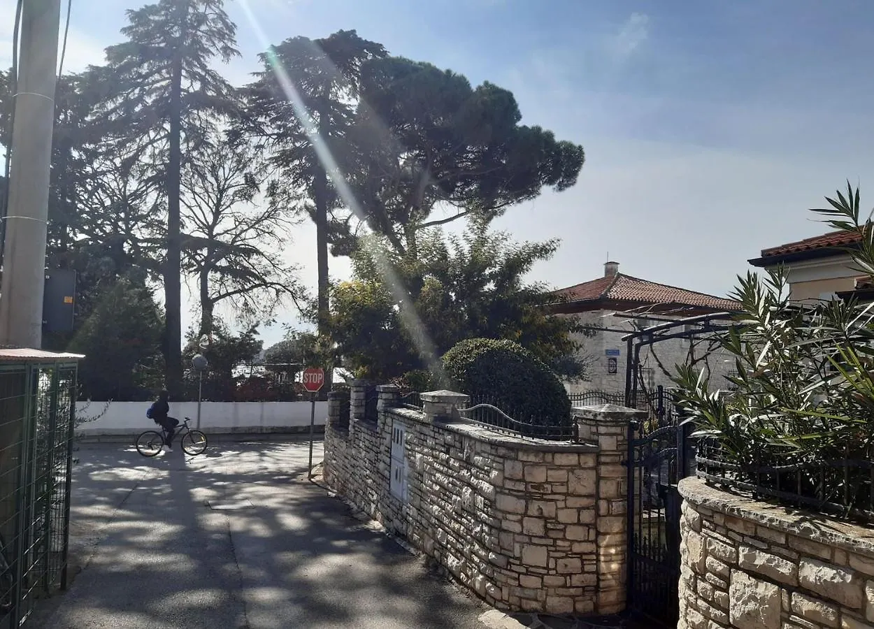 Apartments House Villa Teuta Close To The Sea ウマグ